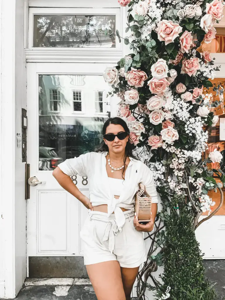Look 04 · All white