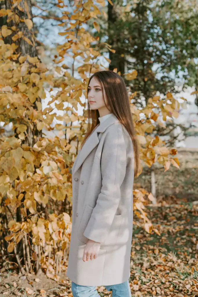Look 07 · Grey coat